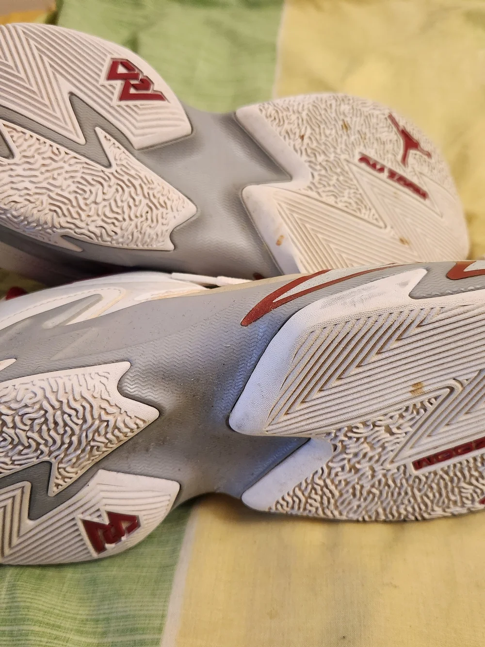 Jordan Men's White and Red Performance Basketball Shoes